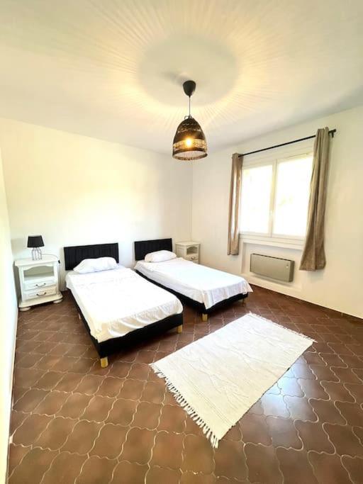 Appartement Proche Aeroport Marseille Marignane - Studio Confortable - Logement Ideal - Hebergement Tout Equipe 로냑 외부 사진