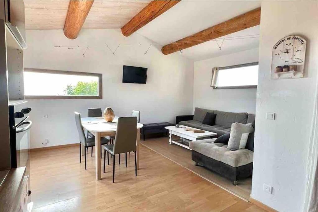 Appartement Proche Aeroport Marseille Marignane - Studio Confortable - Logement Ideal - Hebergement Tout Equipe 로냑 외부 사진