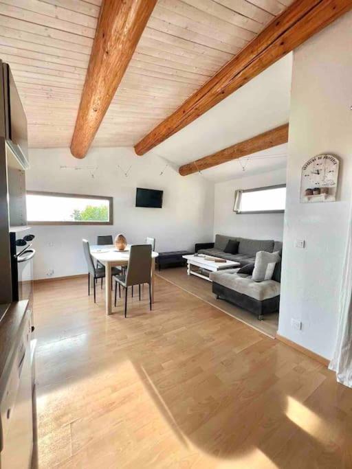 Appartement Proche Aeroport Marseille Marignane - Studio Confortable - Logement Ideal - Hebergement Tout Equipe 로냑 외부 사진