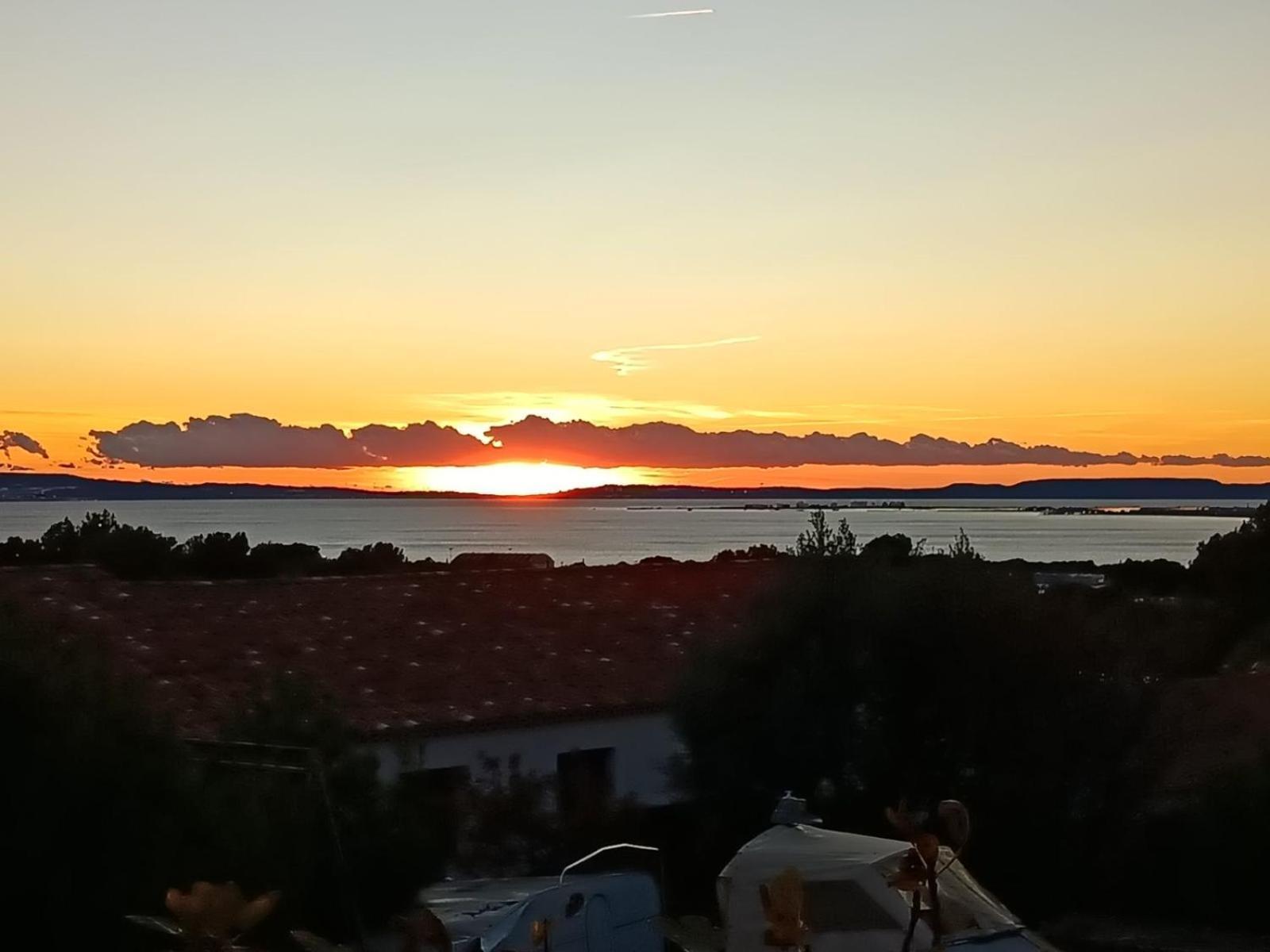 Appartement Proche Aeroport Marseille Marignane - Studio Confortable - Logement Ideal - Hebergement Tout Equipe 로냑 외부 사진
